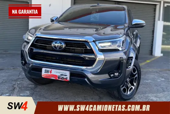 TOYOTA HILUX 2.8 D-4D TURBO DIESEL CD SRX PLUS 4X4 AUTOMÁTICO