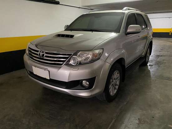TOYOTA-HILUX SW4-2013