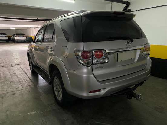 TOYOTA-HILUX SW4-3.0 SRV 4X4 7 LUGARES 16V TURBO INTERCOOLER DIESEL 4P AUTOMÁTICO TOYOTA-HILUX SW4-2013