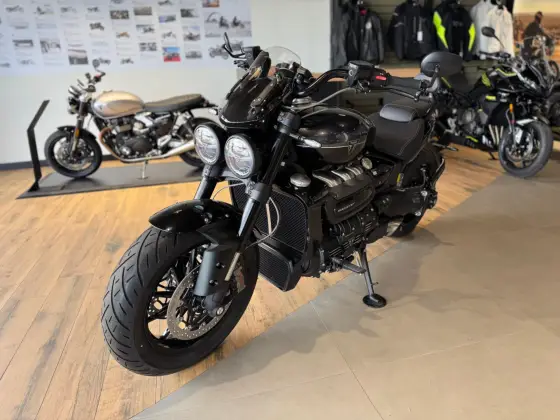 TRIUMPH ROCKET III GT 