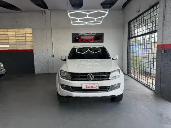 VOLKSWAGEN-AMAROK-2014