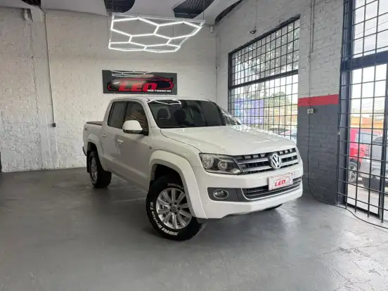 VOLKSWAGEN-AMAROK-2014