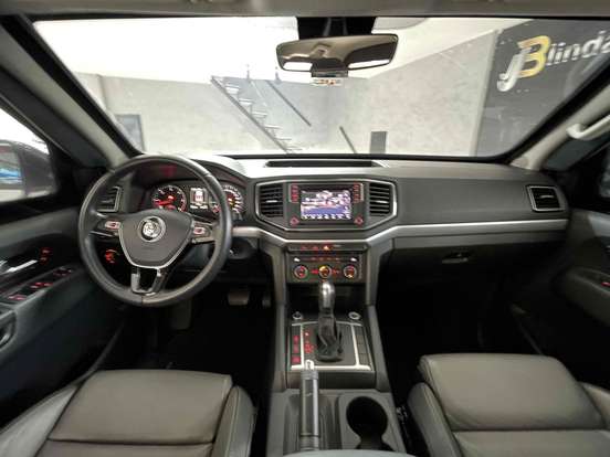 VOLKSWAGEN-AMAROK-2022