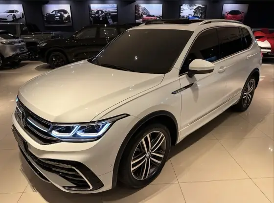 VOLKSWAGEN TIGUAN 2.0 300 TSI GASOLINA ALLSPACE R-LINE AUTOMÁTICO VOLKSWAGEN TIGUAN 2.0 300 TSI GASOLINA ALLSPACE R-LINE AUTOMÁTICO