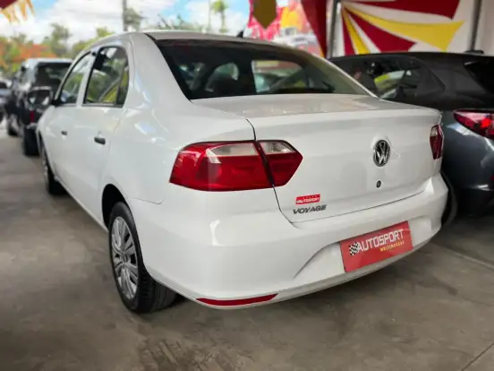 VOLKSWAGEN-VOYAGE-2022