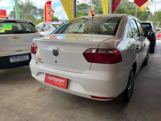 VOLKSWAGEN-VOYAGE-2022