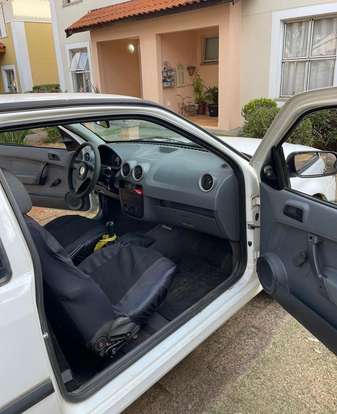 VOLKSWAGEN-GOL-2010