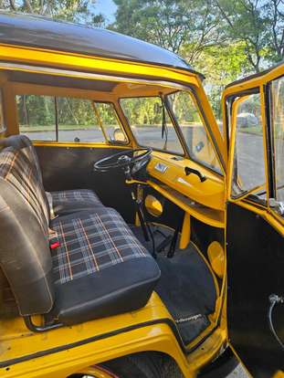VOLKSWAGEN-KOMBI-1974