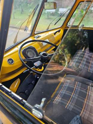 VOLKSWAGEN-KOMBI-1974