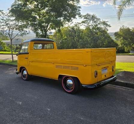 VOLKSWAGEN-KOMBI-1974