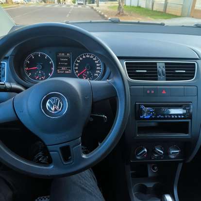 VOLKSWAGEN-SPACEFOX-2012