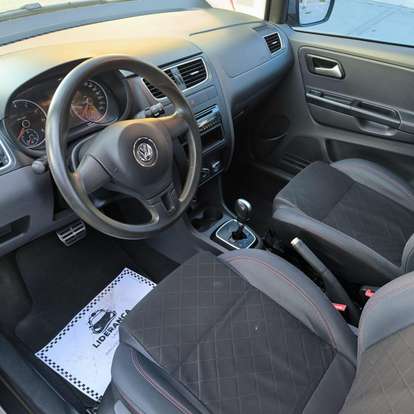 VOLKSWAGEN-SPACEFOX-2012