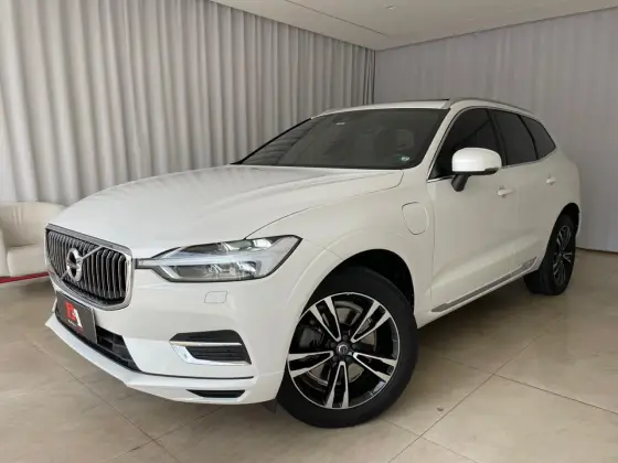 VOLVO XC60 2.0 T8 HYBRID MOMENTUM AWD GEARTRONIC