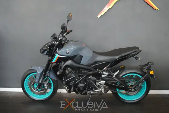 YAMAHA MT-09 