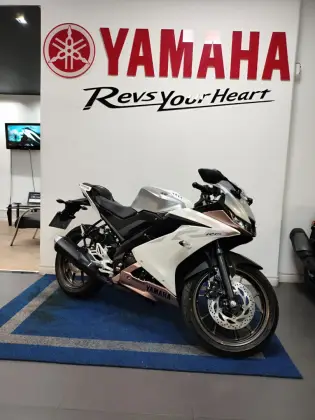 YAMAHA YZF R15 