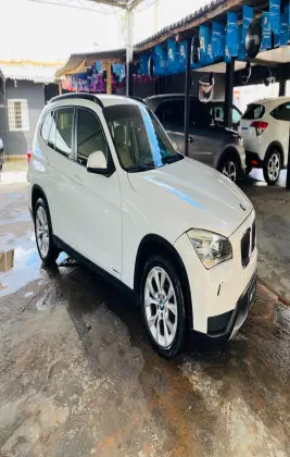 BMW X1 2.0 16V GASOLINA SDRIVE18I 4P AUTOMÁTICO BMW X1 2.0 16V GASOLINA SDRIVE18I 4P AUTOMÁTICO