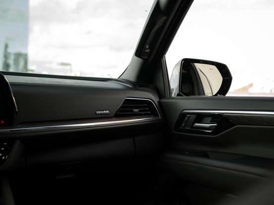 CHEVROLET-SUBURBAN-2025