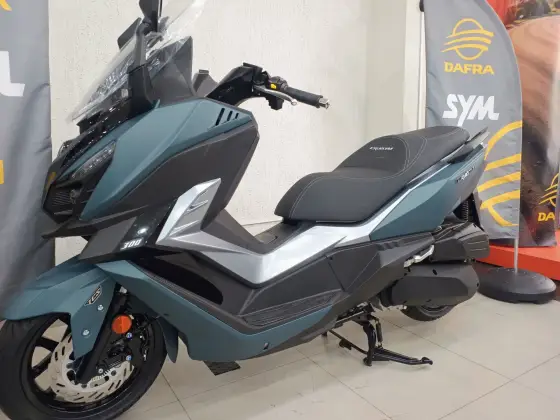 DAFRA CRUISYM 300 
