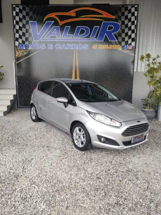 FORD FIESTA 1.6 SE HATCH 16V FLEX 4P POWERSHIFT