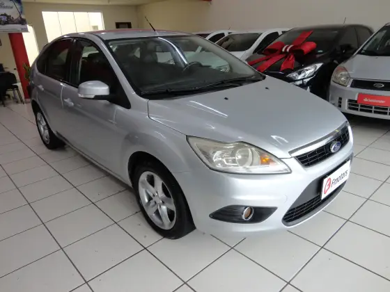 FORD FOCUS 2.0 GLX 16V FLEX 4P MANUAL FORD FOCUS 2.0 GLX 16V FLEX 4P MANUAL