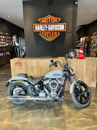 HARLEY-DAVIDSON STREET BOB HARLEY-DAVIDSON STREET BOB