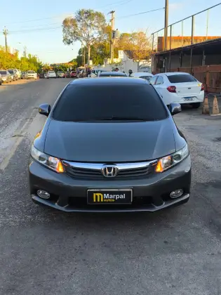 HONDA CIVIC 1.8 LXS 16V FLEX 4P AUTOMÁTICO HONDA CIVIC 1.8 LXS 16V FLEX 4P AUTOMÁTICO