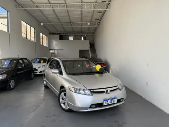 HONDA CIVIC 1.8 LXS 16V FLEX 4P MANUAL HONDA CIVIC 1.8 LXS 16V FLEX 4P MANUAL