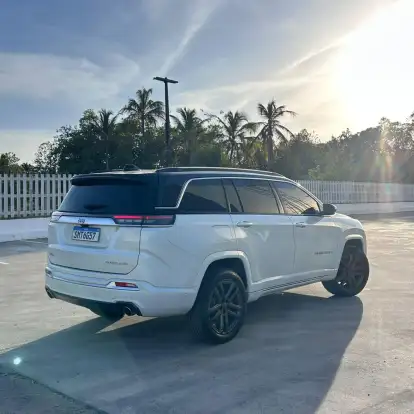 JEEP-COMMANDER-2.0 HURRICANE 4 TURBO GASOLINA OVERLAND AT9 JEEP-COMMANDER-2024