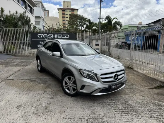 MERCEDES-BENZ GLA 200 1.6 CGI ENDURO 16V TURBO FLEX 4P AUTOMÁTICO