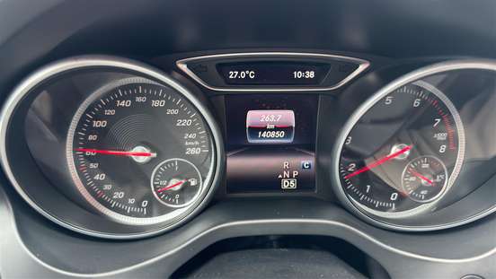 MERCEDES-BENZ-CLA 200-2016