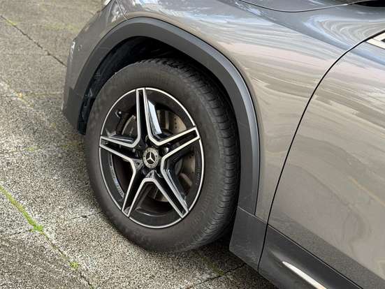MERCEDES-BENZ-GLB 220-2024