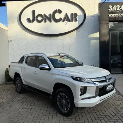 MITSUBISHI L200 TRITON 2.4 16V TURBO DIESEL SPORT HPE-S CD 4P 4X4 AUTOMÁTICO