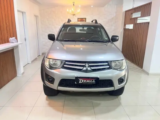 MITSUBISHI L200 TRITON 3.2 GLS 4X4 CD 16V TURBO INTERCOLER DIESEL 4P MANUAL MITSUBISHI L200 TRITON 3.2 GLS 4X4 CD 16V TURBO INTERCOLER DIESEL 4P MANUAL