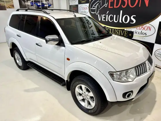 MITSUBISHI PAJERO DAKAR 3.2 HPE 4X4 7 LUGARES 16V TURBO INTERCOOLER DIESEL 4P AUTOMÁTICO