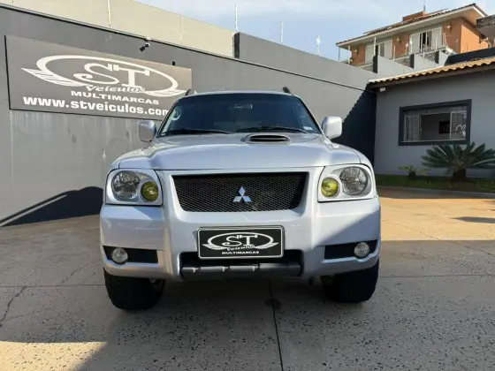 MITSUBISHI PAJERO SPORT 3.5 HPE 4X4 V6 24V GASOLINA 4P AUTOMÁTICO MITSUBISHI PAJERO SPORT 3.5 HPE 4X4 V6 24V GASOLINA 4P AUTOMÁTICO