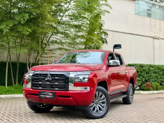 MITSUBISHI TRITON 2.4 BITURBO DIESEL CD HPE 4X4 AUTOMÁTICO