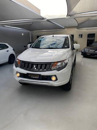 MITSUBISHI L200 TRITON 2.4 16V TURBO DIESEL GL CD 4X4 MANUAL