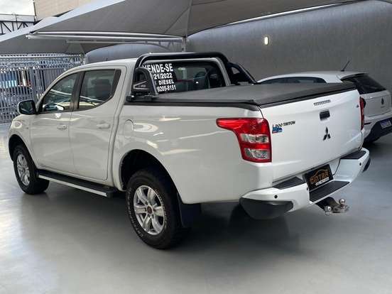 MITSUBISHI-L200 TRITON-2.4 16V TURBO DIESEL GL CD 4X4 MANUAL MITSUBISHI-L200 TRITON-2021