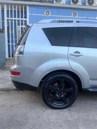 MITSUBISHI-OUTLANDER-2008