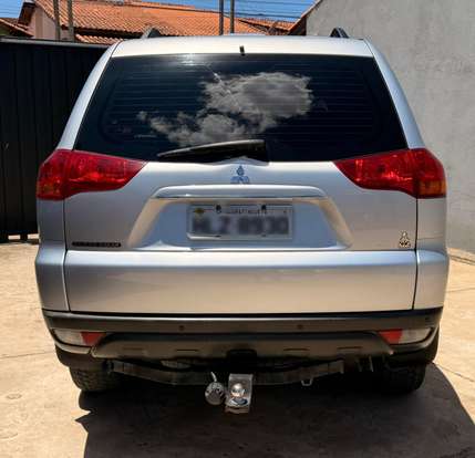 MITSUBISHI-PAJERO-2009