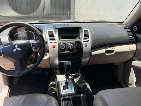 MITSUBISHI-PAJERO-2.5 HD 4X4 8V TURBO INTERCOOLER DIESEL 4P MANUAL MITSUBISHI-PAJERO-2009