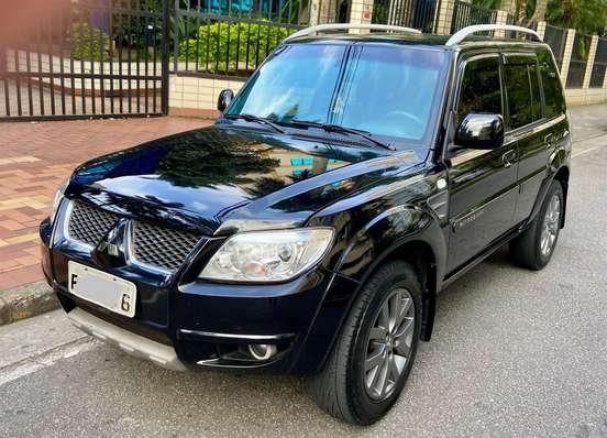 MITSUBISHI-PAJERO TR4-2013