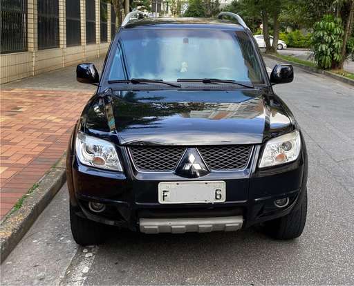 MITSUBISHI-PAJERO TR4-2013