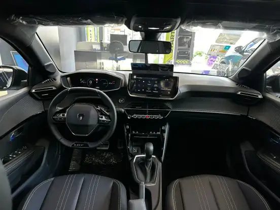 PEUGEOT-208-2025