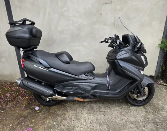 SUZUKI BURGMAN 650 EXECUTIVE SUZUKI BURGMAN 650 EXECUTIVE
