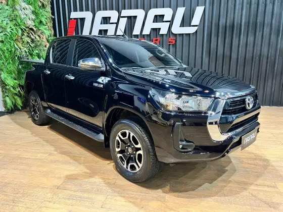 TOYOTA HILUX 2.8 D-4D TURBO DIESEL CD SRV 4X4 AUTOMÁTICO