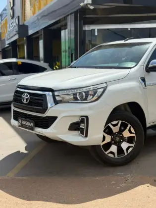 TOYOTA HILUX 2.8 GR SPORT 4X4 CD 16V DIESEL 4P AUTOMÁTICO