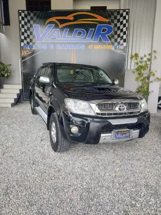 TOYOTA HILUX 3.0 SRV 4X4 CD 16V TURBO INTERCOOLER DIESEL 4P AUTOMÁTICO TOYOTA HILUX 3.0 SRV 4X4 CD 16V TURBO INTERCOOLER DIESEL 4P AUTOMÁTICO