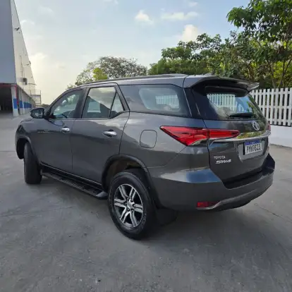 TOYOTA-HILUX SW4-2018