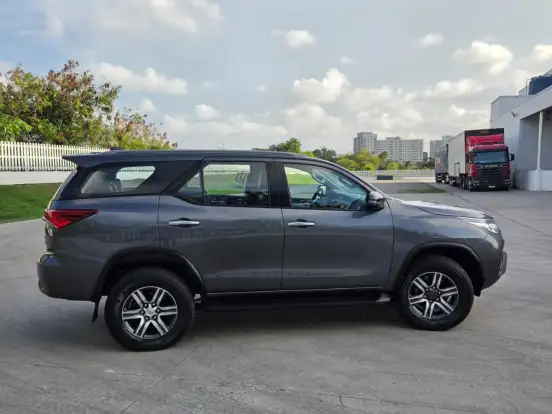 TOYOTA-HILUX SW4-2.7 SRV 7 LUGARES 4X2 16V FLEX 4P AUTOMÁTICO TOYOTA-HILUX SW4-2018